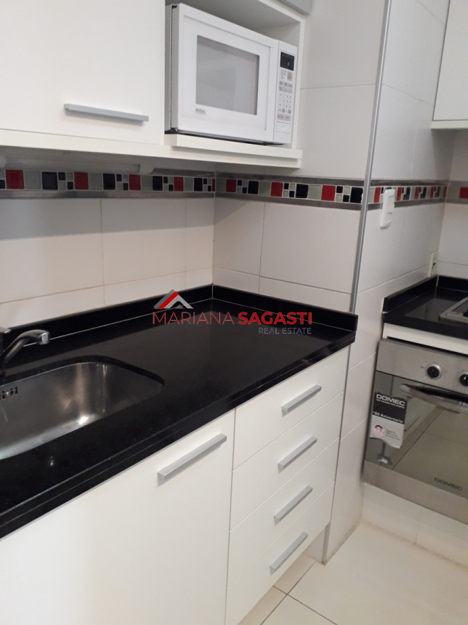 Apartamento ID.3804 - edificio a metros de playa brava 