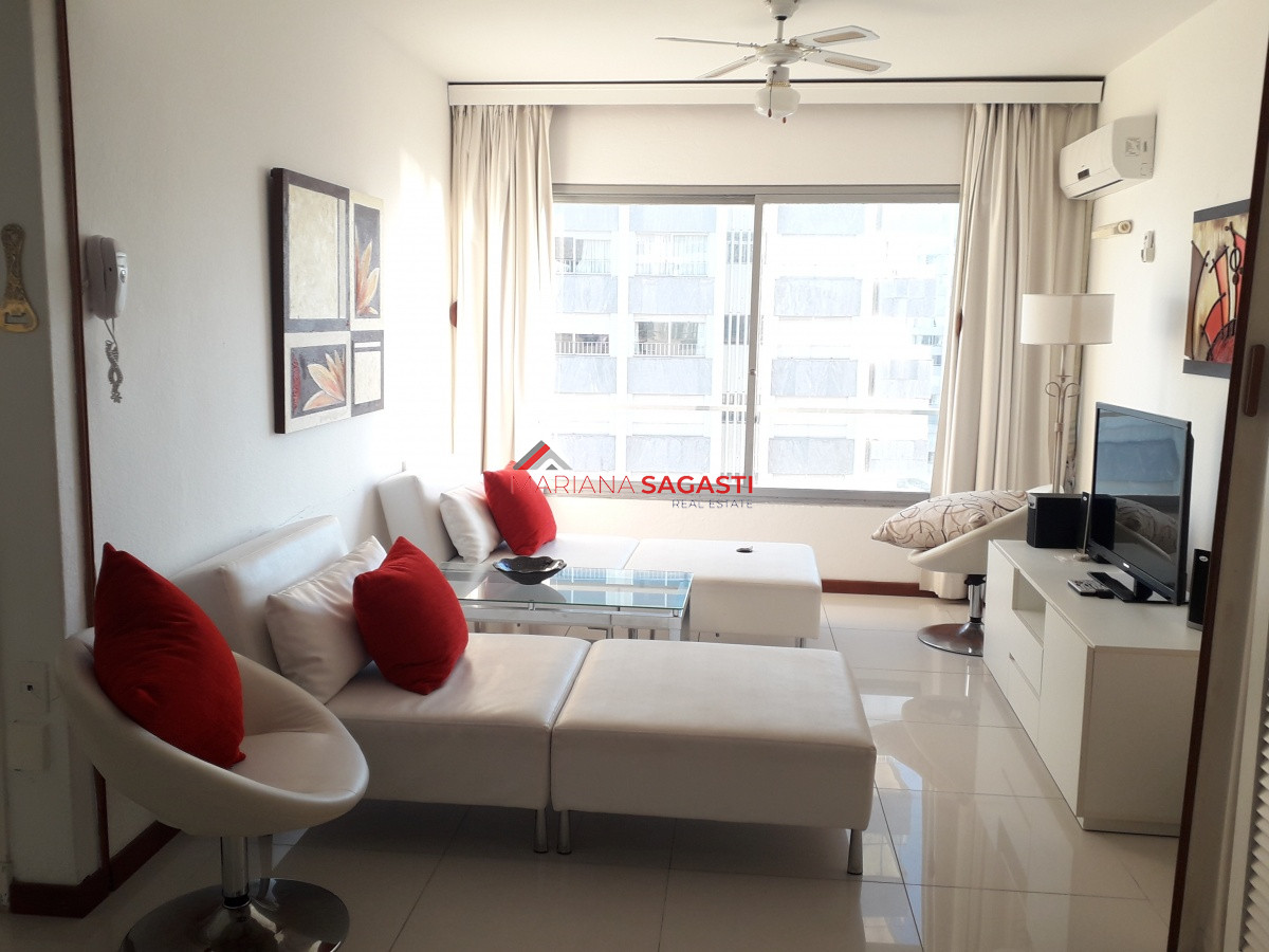 Apartamento ID.3804 - edificio a metros de playa brava 