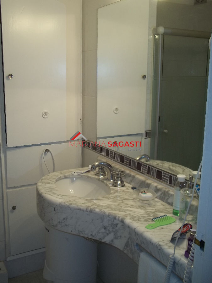 Apartamento ID.3804 - edificio a metros de playa brava 