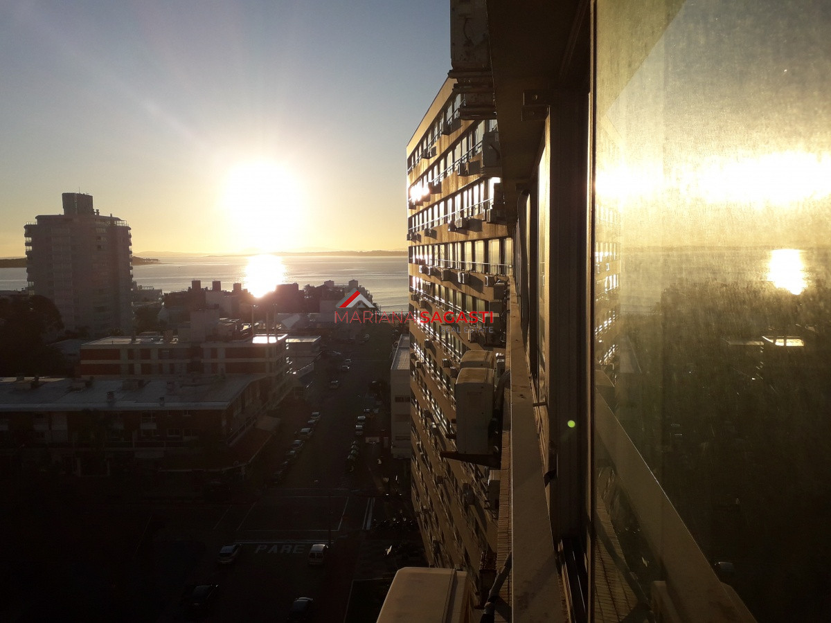 Apartamento ID.3804 - edificio a metros de playa brava 