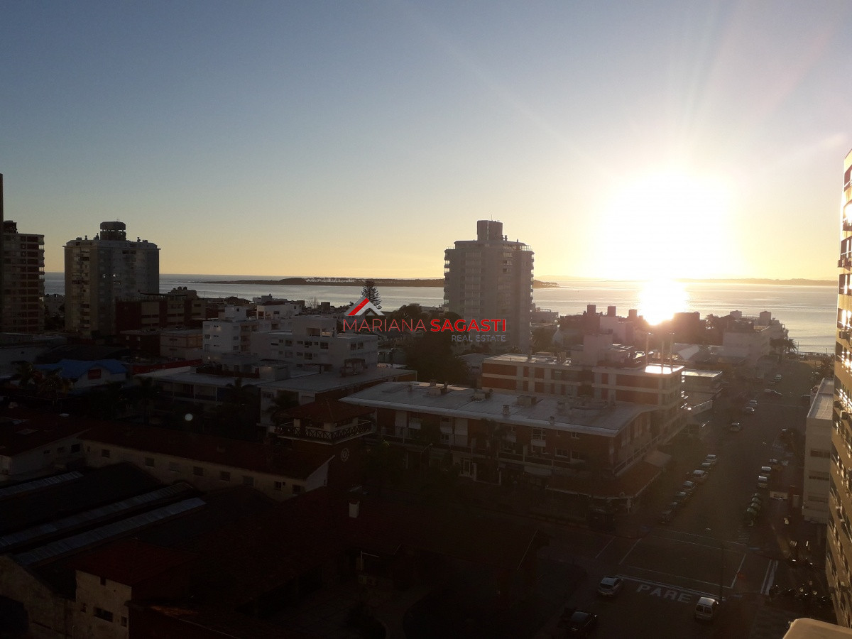 Apartamento ID.3804 - edificio a metros de playa brava 