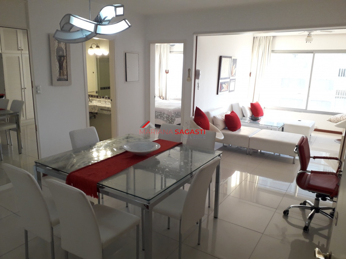 Apartamento ID.3804 - edificio a metros de playa brava 
