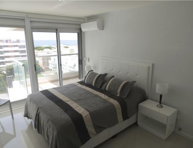 Vende Apartamento de 3 dormitorios en Icon Tower, Punta del Este  - NDM25526A