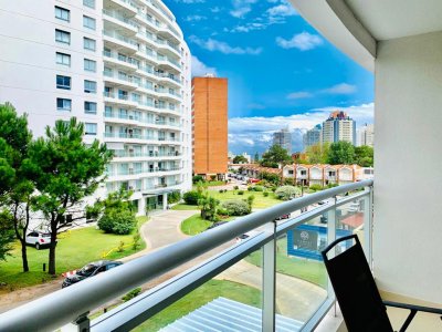apartamento en zona de Aidy Grill, con parrillero propio