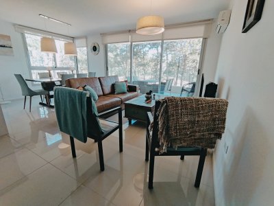 VENTA APARTAMENTO EN ROOSEVELT 2 DORMITORIOS EN SUITE.