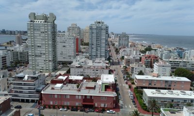 Apartamento en zona de Peninsula  con hermosa vista a playa brava