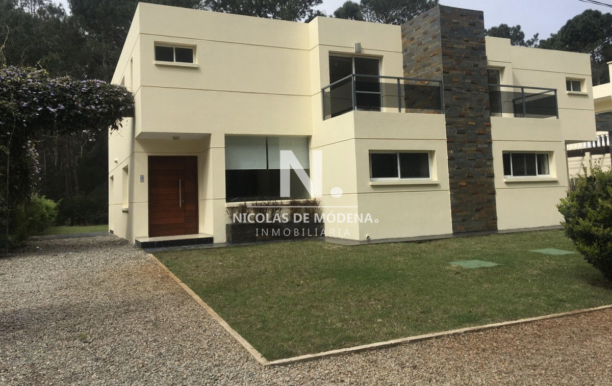 Casa en barrio cerrado, Solanas - GoPunta - Portal Inmobiliario de Punta del Este - Maldonado