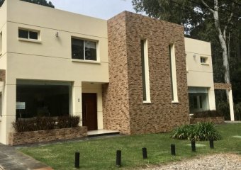 Casa en barrio cerrado, Solanas