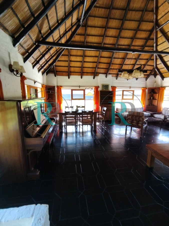Casa ID.1771 - VENTA DE HERMOSA CASA EN BARRIO PINARES - 3 DORMITORIOS - 