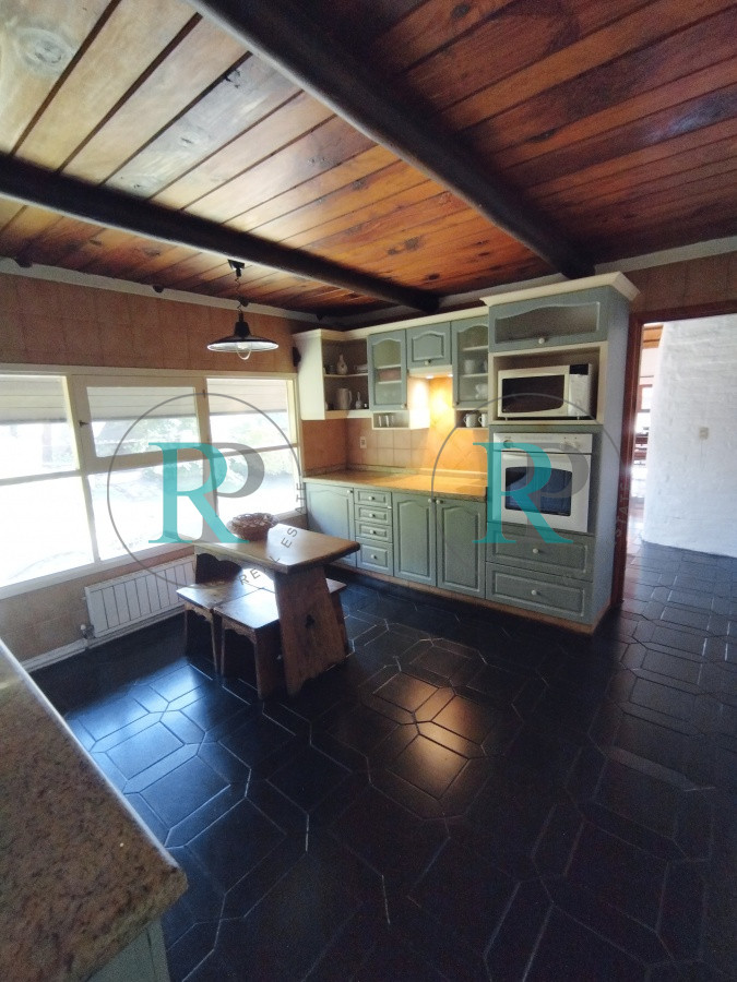 Casa ID.1771 - VENTA DE HERMOSA CASA EN BARRIO PINARES - 3 DORMITORIOS - 