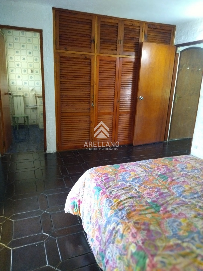 Casa ID.3306 - VENTA DE CASA EN BARRIO PINARES - 3 DORMITORIOS - 
