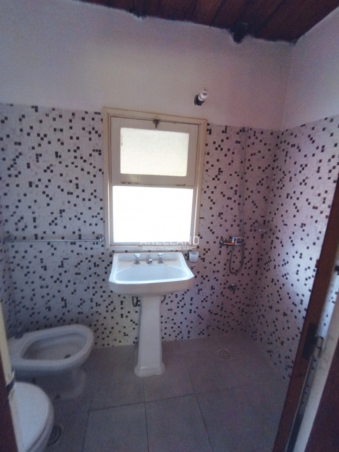 Casa ID.3306 - VENTA DE CASA EN BARRIO PINARES - 3 DORMITORIOS - 