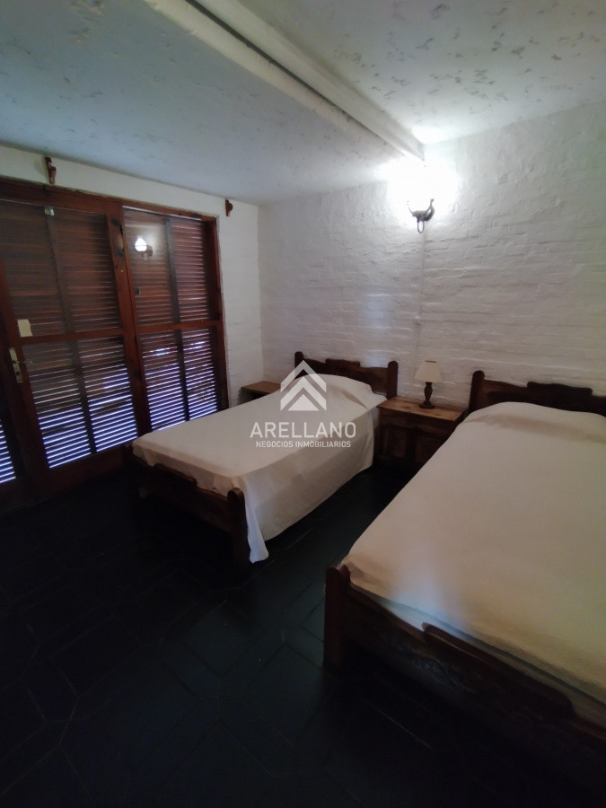 Casa ID.3306 - VENTA DE CASA EN BARRIO PINARES - 3 DORMITORIOS - 