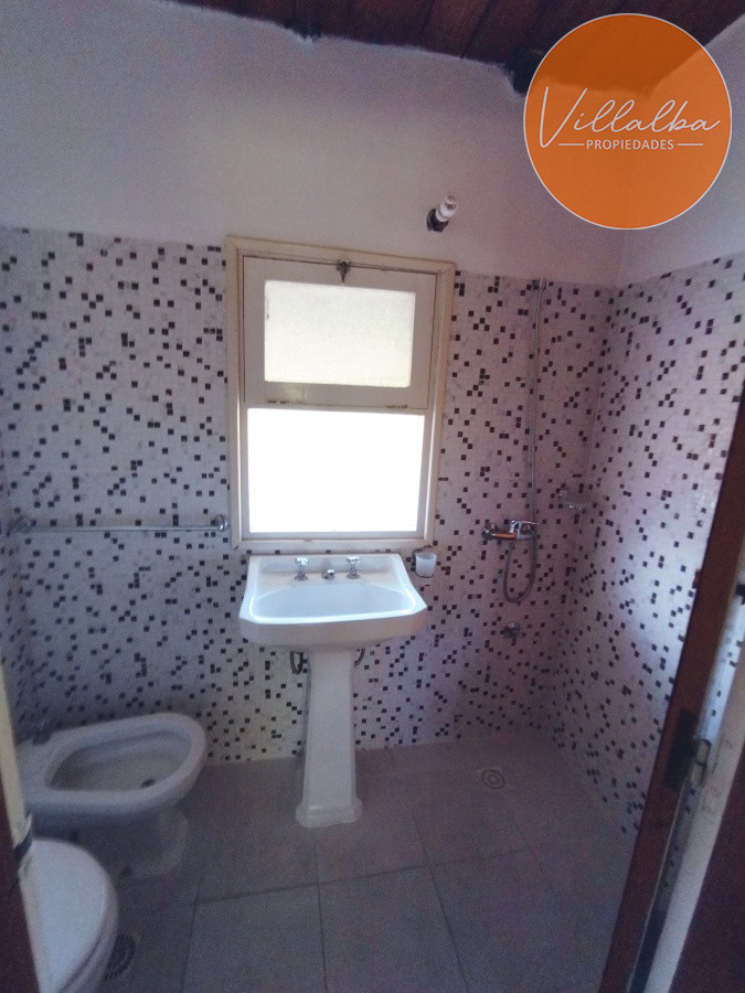 Apartamento ID.2920 - VENTA DE HERMOSA CASA EN BARRIO PINARES - 3 DORMITORIOS - 