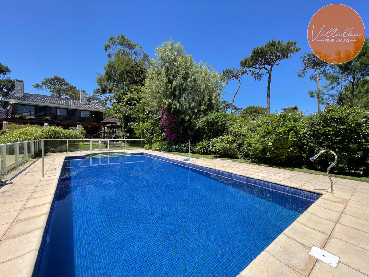Casa ID.3331 - Magnifica casa en Punta del Este 
