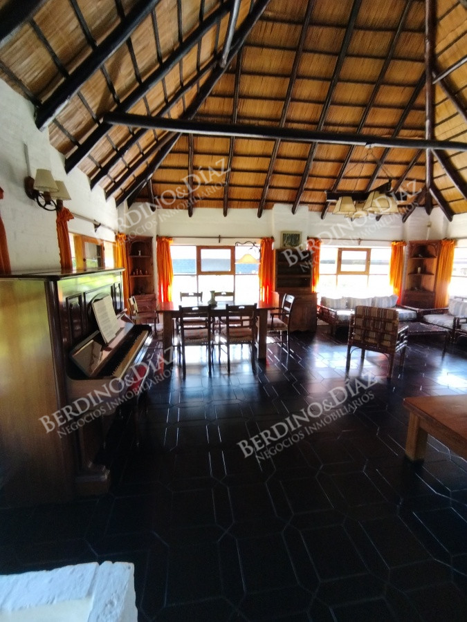 Casa ID.2558 - VENTA HERMOSA CASA EN BARRIO PINARES 