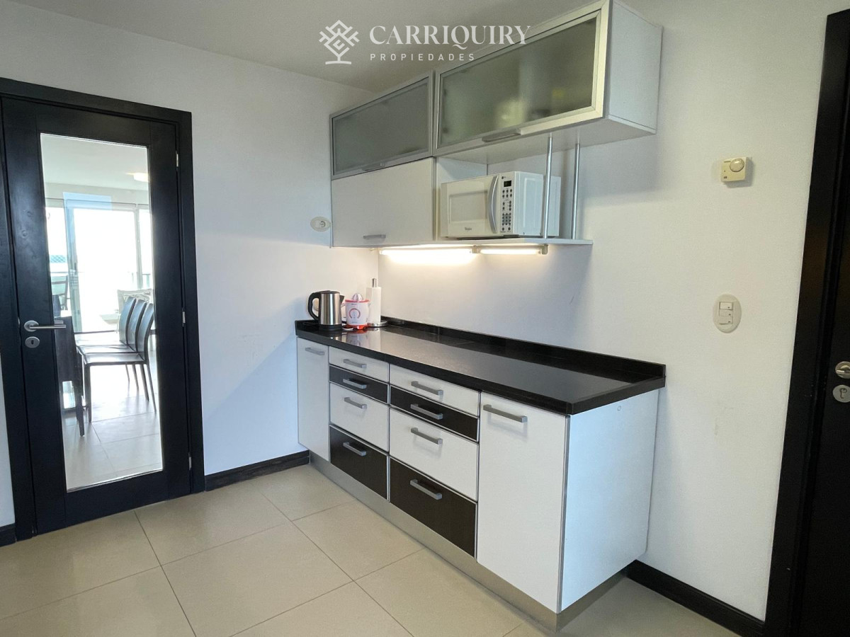 Apartamento ID.9171 - OPORTUNIDAD Apartamento en venta 3 suites playa mansa torre de categoria Punta del Este