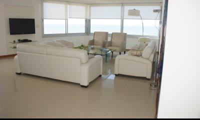 ALQUILER POR TEMPORADA DE APARTAMENTO EN TORRE DE CATEGORIA PRIMERA LINEA BRAVA