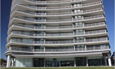 edificio en segunda linea de playa mansa