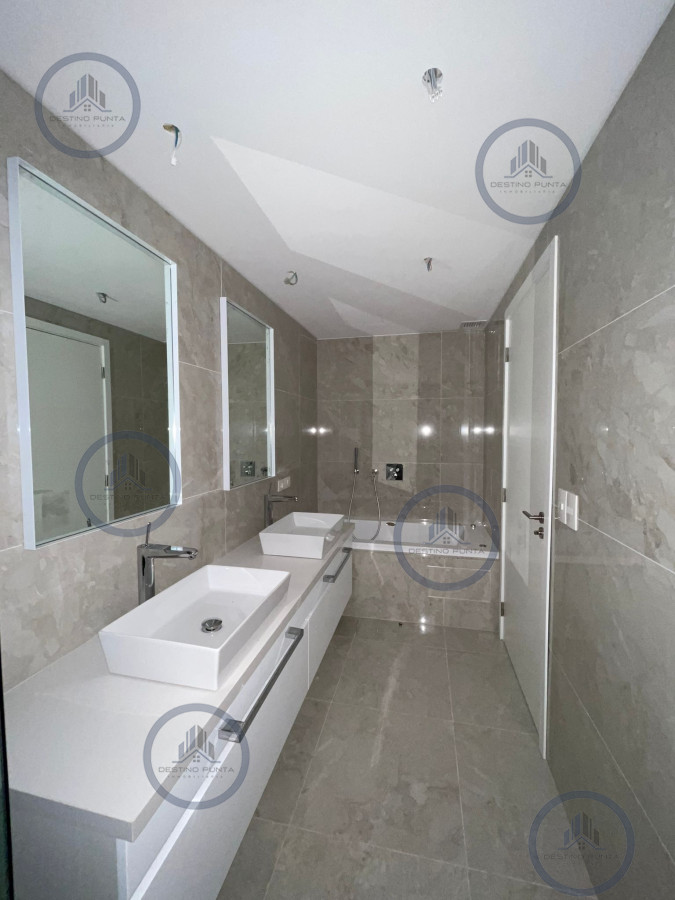 Apartamento ID.3260 - Apartamento en torre Trump, 1 Dormitorio y Medio, Alquiler Anual. Primera Línea Playa Brava