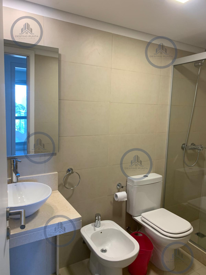 Apartamento ID.2364 - Apartamento de 2 Dormitorios en Punta del Este, Alquiler de Verano