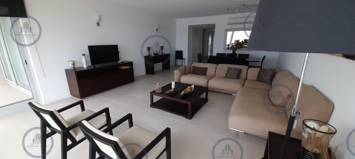 Moderno Apartamento de 2 Dormitorios más Dependencia en Torre Le Parc, Playa Brava — fotografía 3