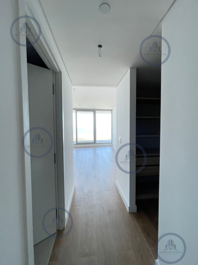 Apartamento ID.3260 - Apartamento en torre Trump, 1 Dormitorio y Medio, Alquiler Anual. Primera Línea Playa Brava