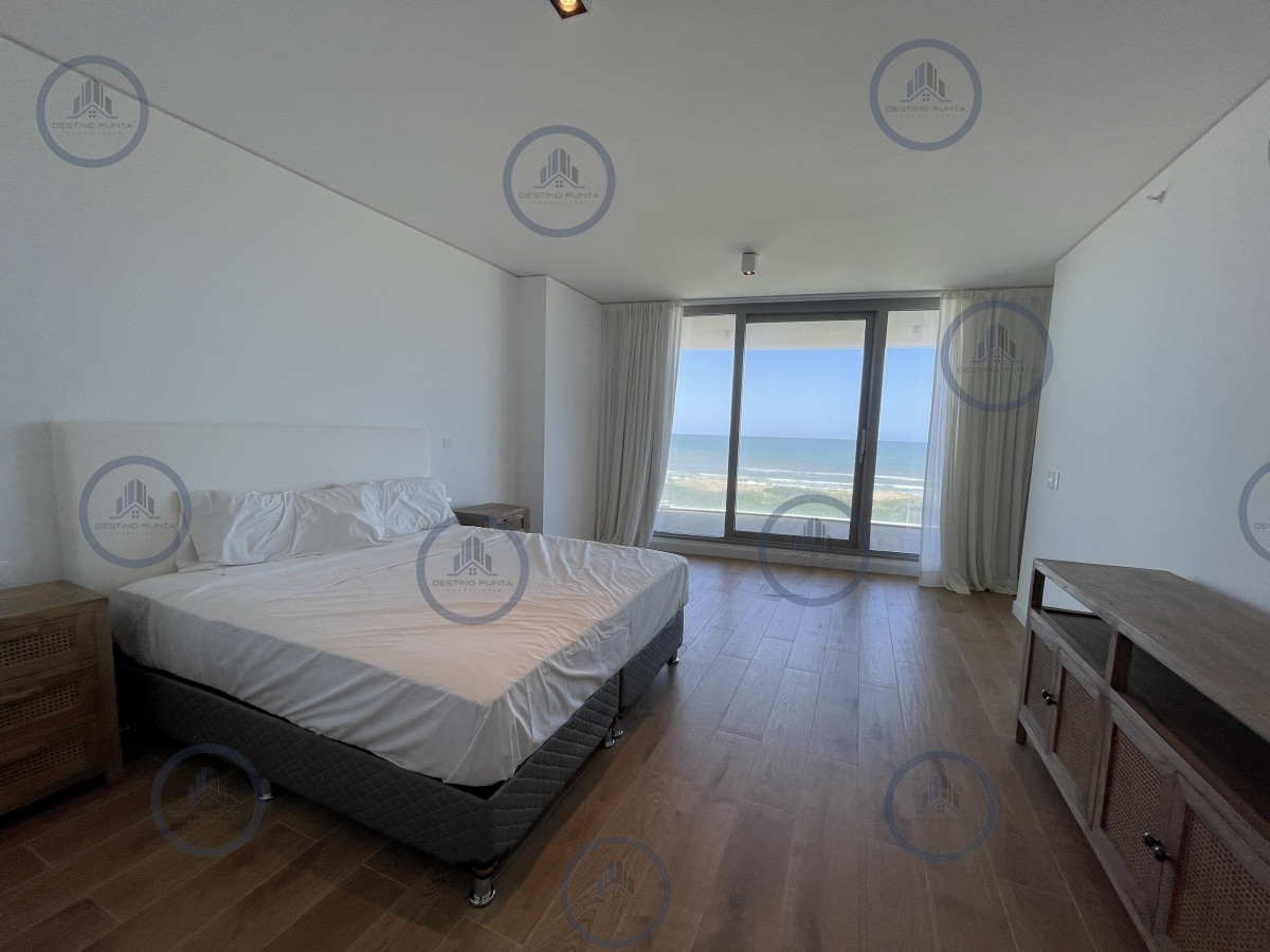 Apartamento ID.3260 - Apartamento en torre Trump, 1 Dormitorio y Medio, Alquiler Anual. Primera Línea Playa Brava