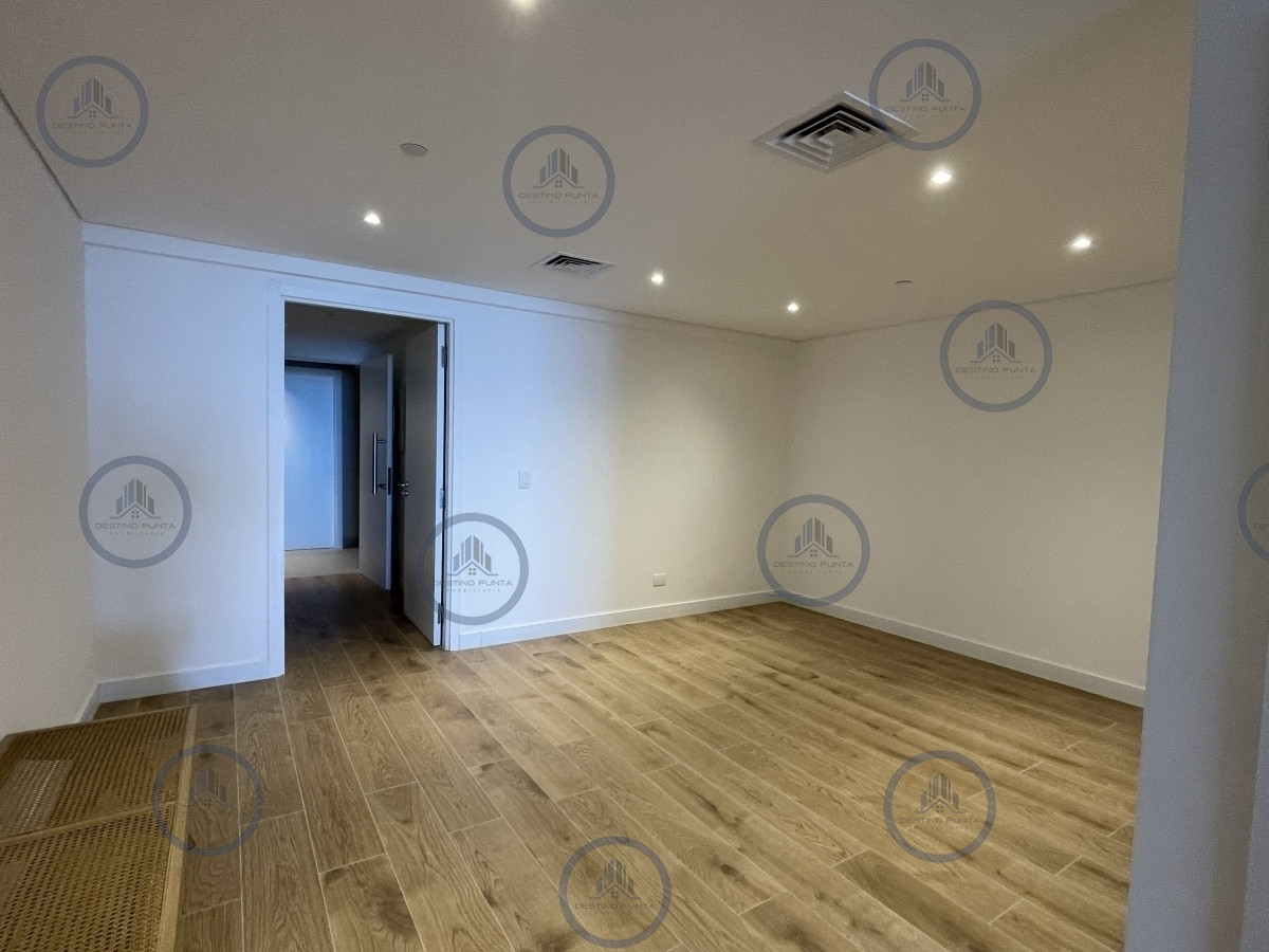 Apartamento ID.3260 - Apartamento en torre Trump, 1 Dormitorio y Medio, Alquiler Anual. Primera Línea Playa Brava