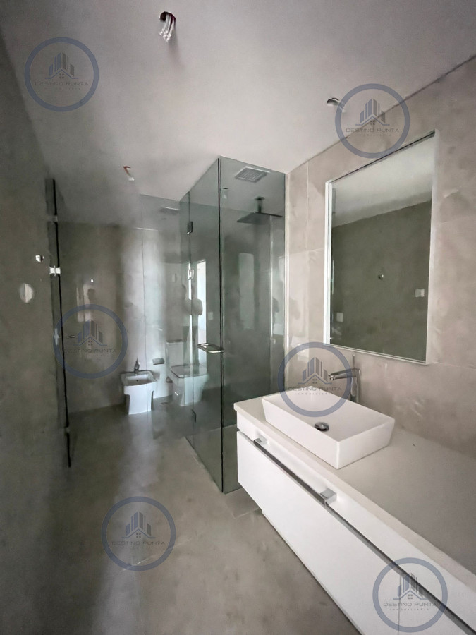 Apartamento ID.3260 - Apartamento en torre Trump, 1 Dormitorio y Medio, Alquiler Anual. Primera Línea Playa Brava