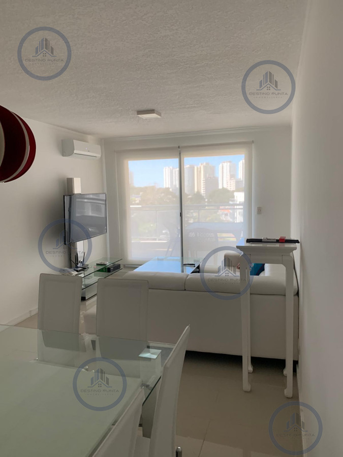 Apartamento ID.2364 - Apartamento de 2 Dormitorios en Punta del Este, Alquiler de Verano