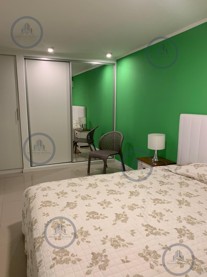 Apartamento ID.2364 - Apartamento de 2 Dormitorios en Punta del Este, Alquiler de Verano