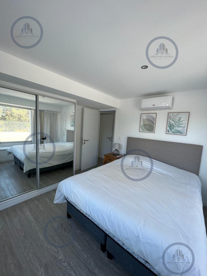 Apartamento de 1 dormitorio en alquiler anual en torre moderna con servicios — fotografía 4