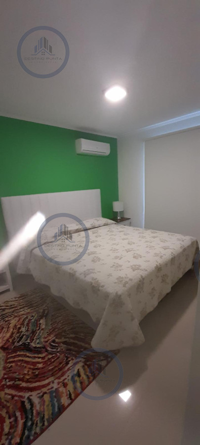 Apartamento ID.2364 - Apartamento de 2 Dormitorios en Punta del Este, Alquiler de Verano