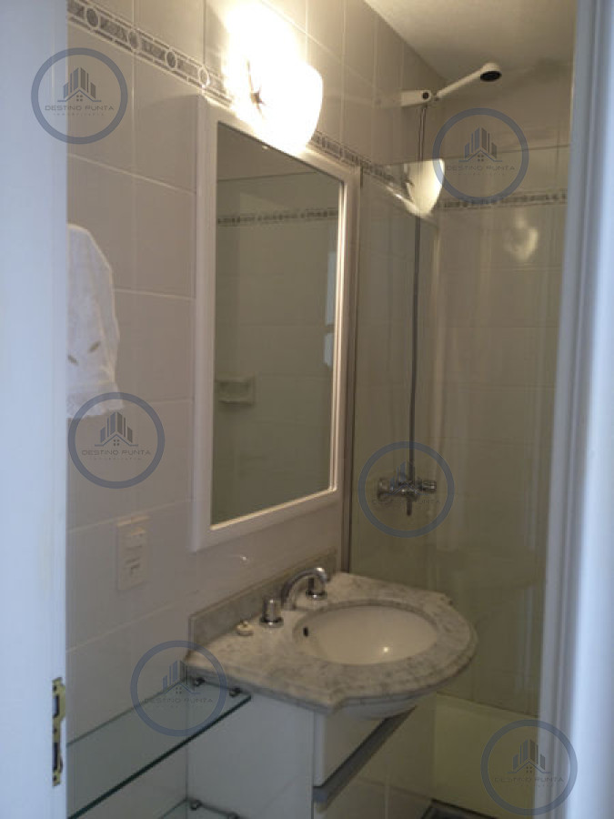 Apartamento ID.3314 - Apartamento en segunda linea de playa mansa 2 dormitorios y 2 baños