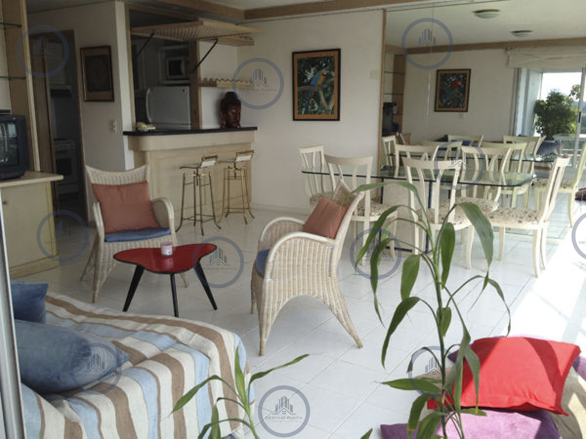 Apartamento ID.3314 - Apartamento en segunda linea de playa mansa 2 dormitorios y 2 baños