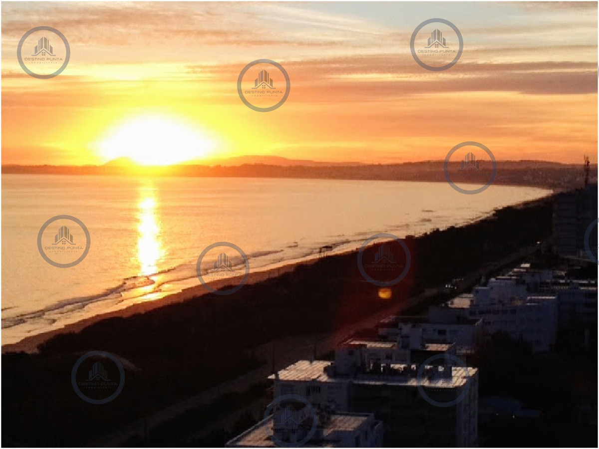 Apartamento ID.3314 - Apartamento en segunda linea de playa mansa 2 dormitorios y 2 baños