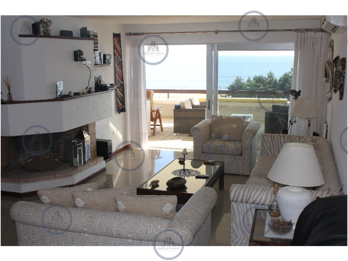 Apartamento de 3 Dormitorios Frente al Mar, Playa Mansa Punta del Este — fotografía 3