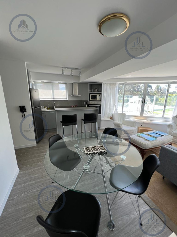 Apartamento de 1 dormitorio en alquiler anual en torre moderna con servicios — fotografía 3