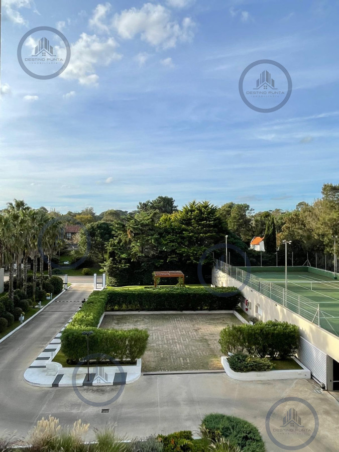 Apartamento ID.2878 - Apartamento de 2 Dormitorios en Primera Línea de Playa Mansa, en Punta del Este 