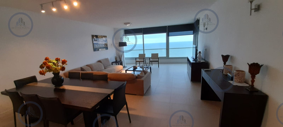 Moderno Apartamento de 2 Dormitorios más Dependencia en Torre Le Parc, Playa Brava — fotografía 1