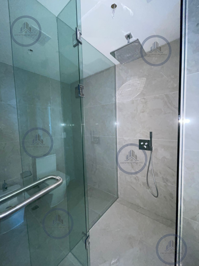 Apartamento ID.3260 - Apartamento en torre Trump, 1 Dormitorio y Medio, Alquiler Anual. Primera Línea Playa Brava
