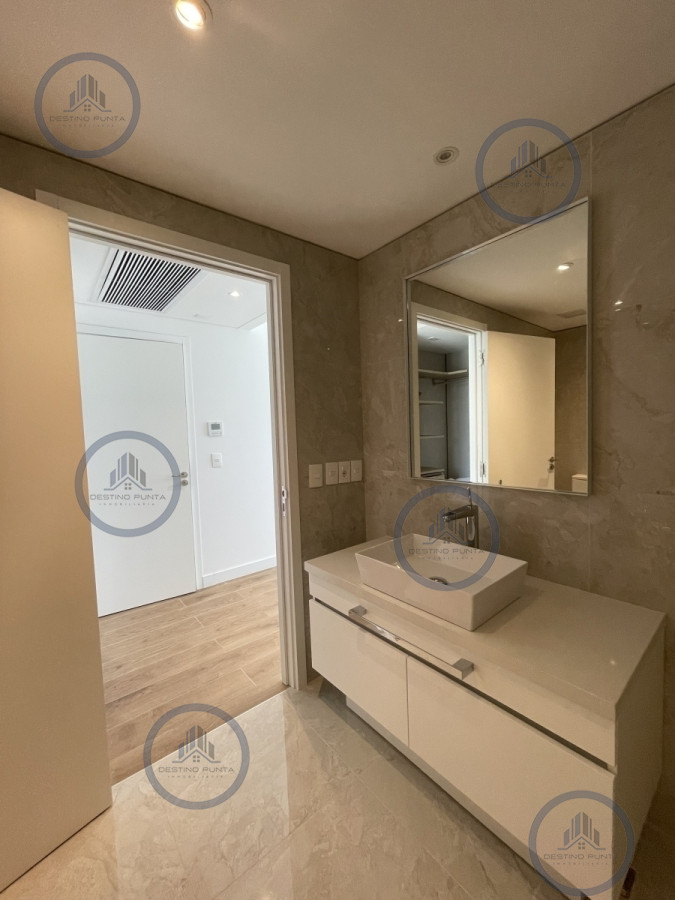 Apartamento ID.3057 - Apartamento de amplio metraje en venta en torre Trump, Playa Brava 