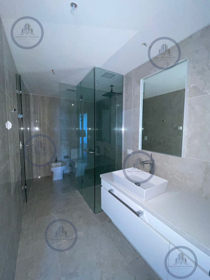 Apartamento ID.3260 - Apartamento en torre Trump, 1 Dormitorio y Medio, Alquiler Anual. Primera Línea Playa Brava