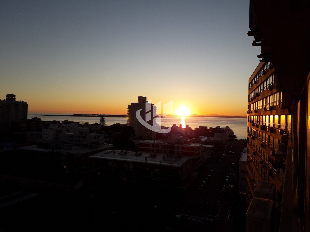 Apartamento ID.1730 - edificio a metros de playa brava 