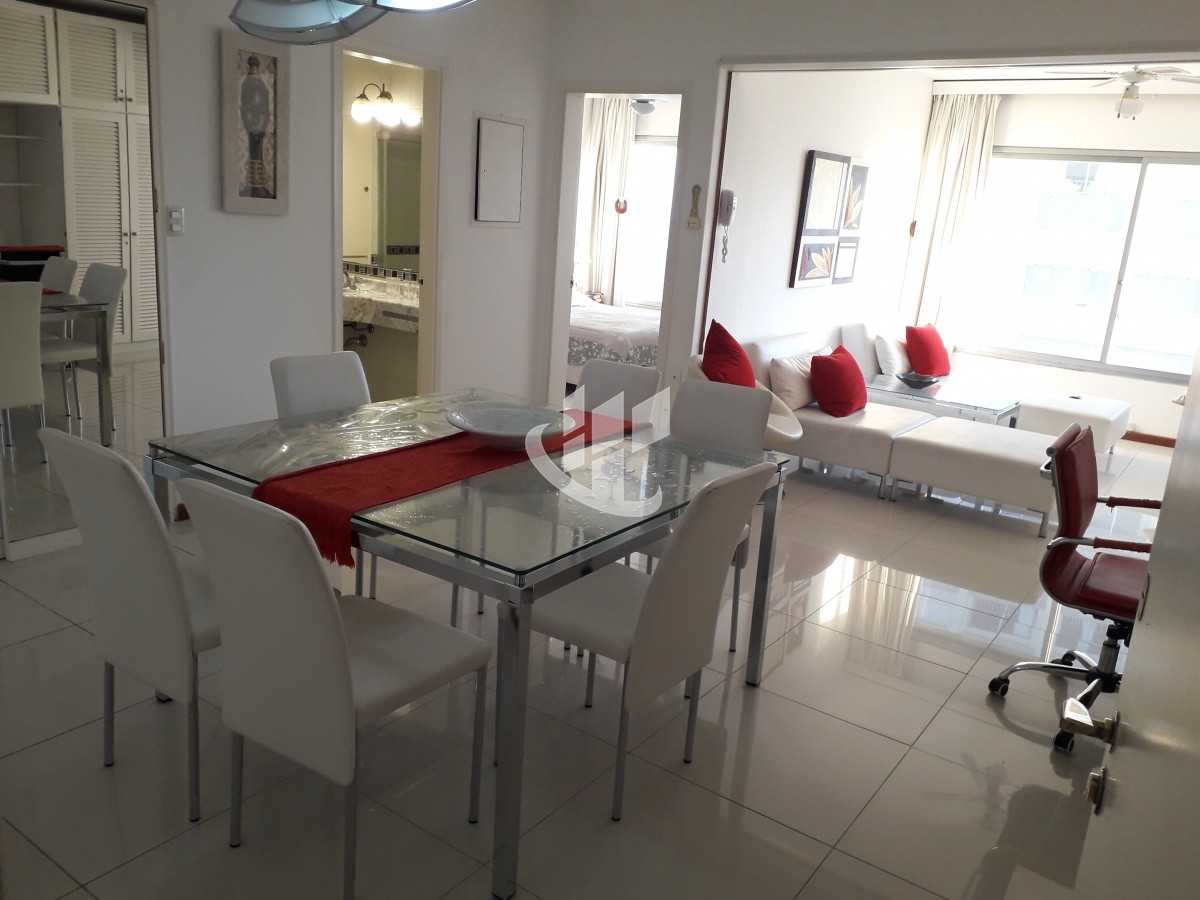 Apartamento ID.1730 - edificio a metros de playa brava 