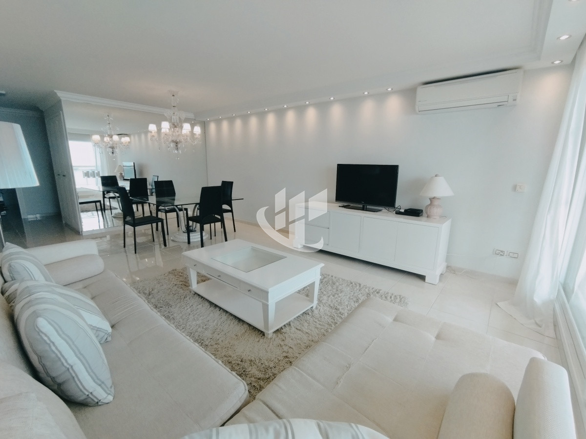 Apartamento ID.859 - Venta departamento, 3 dormitorios,1era linea, Mansa, Punta del Este