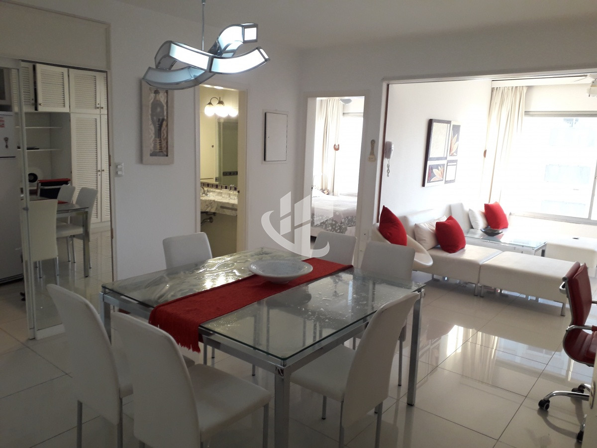 Apartamento ID.1730 - edificio a metros de playa brava 