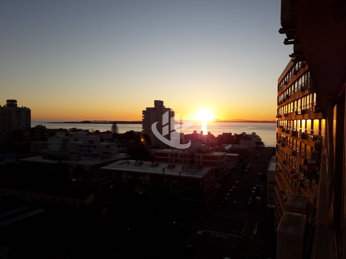 Apartamento ID.1730 - edificio a metros de playa brava 