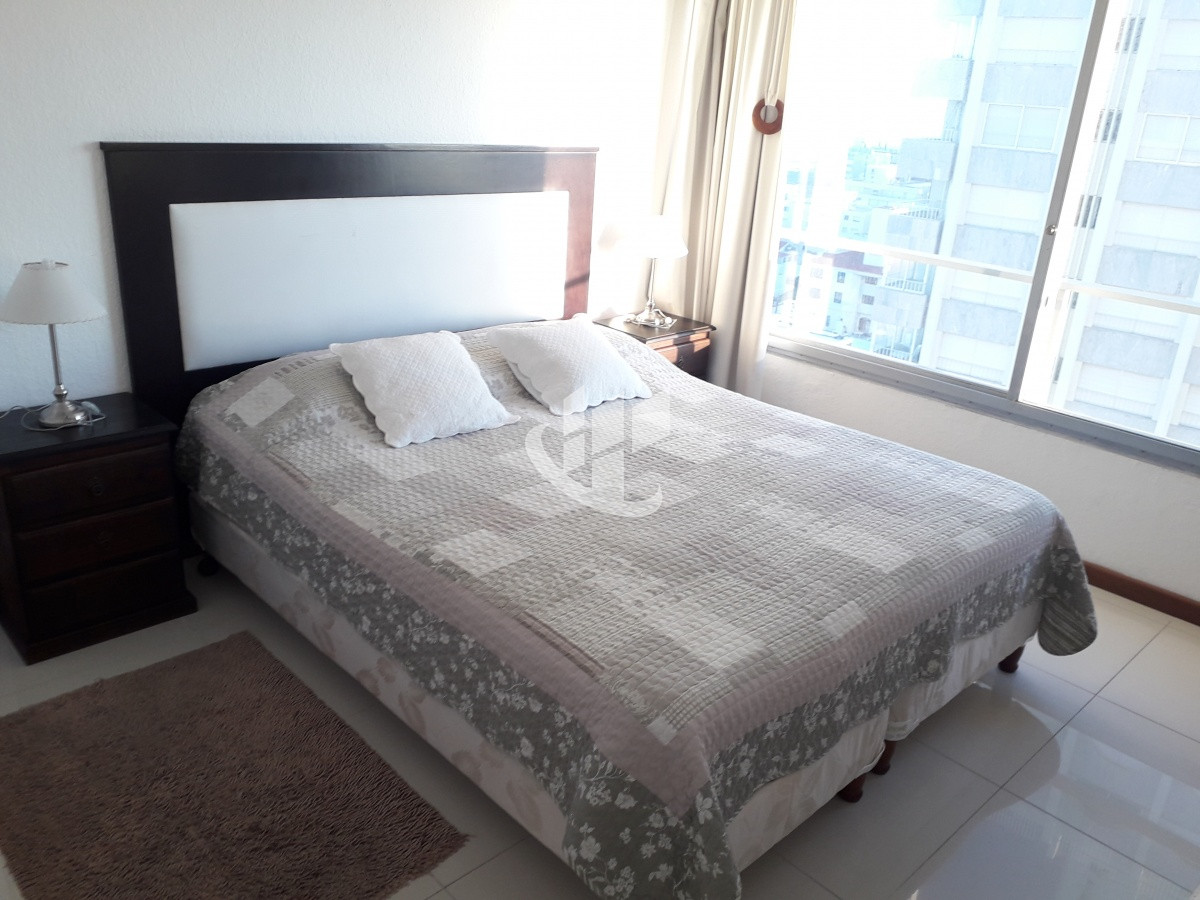 Apartamento ID.1730 - edificio a metros de playa brava 
